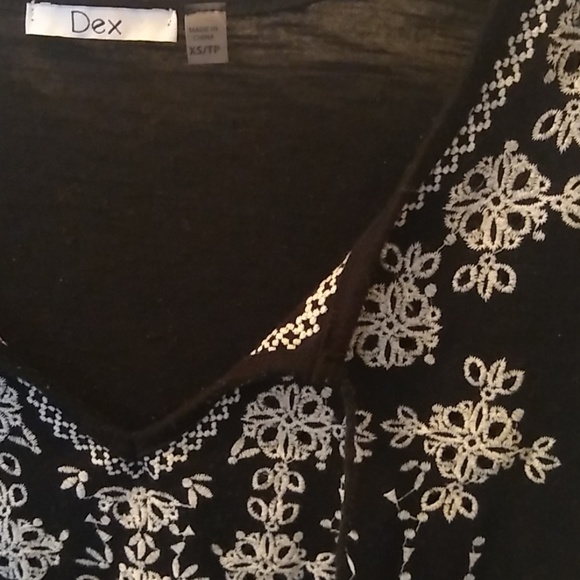 Dex - embroidered top - Picture 2 of 3
